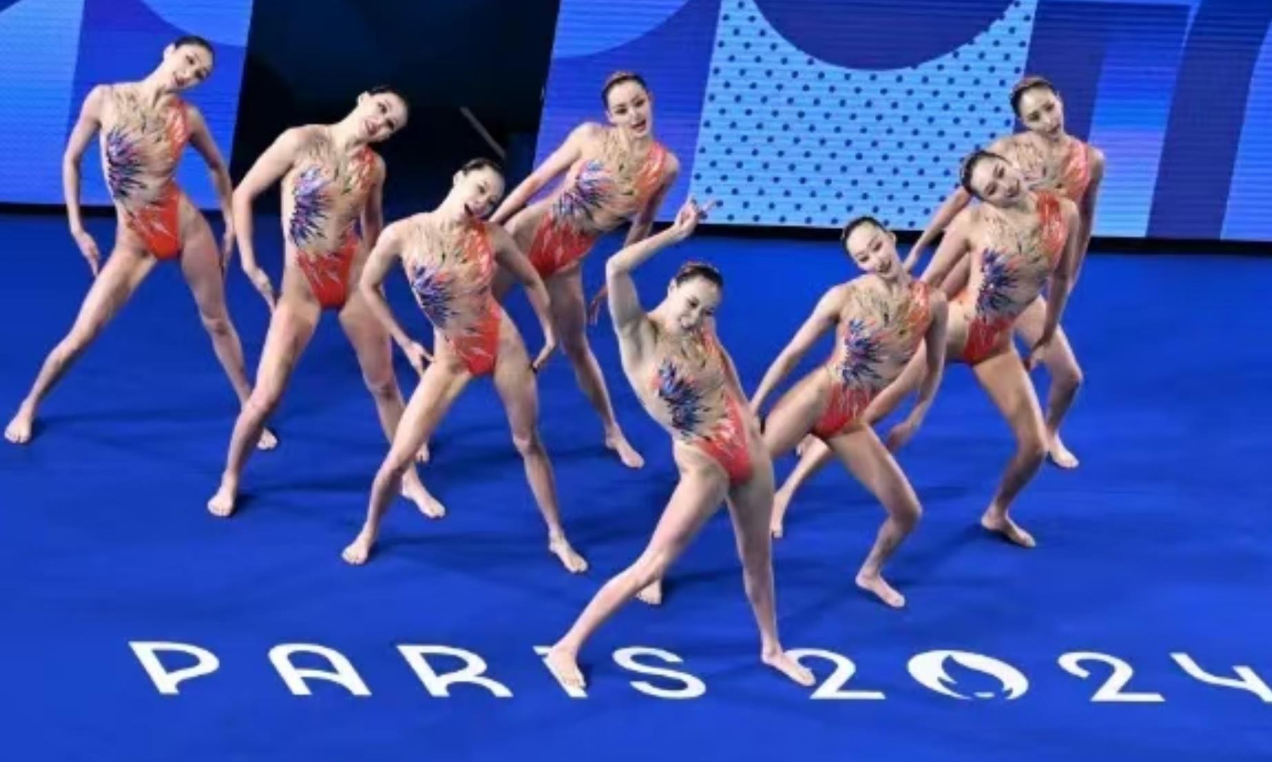 《方舟生存飞升》失落禁域新生物“诡狱犬”首曝，感恩节活动“火鸡审判”回归